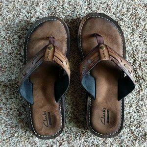 Clarks flip flops